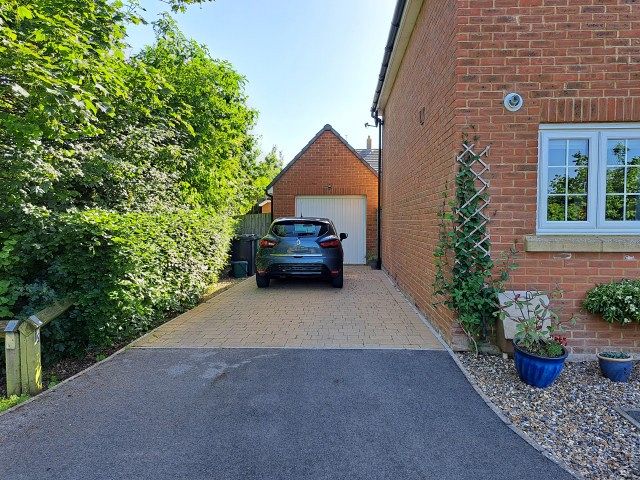 11 Queen's Crescent , Shrivenham